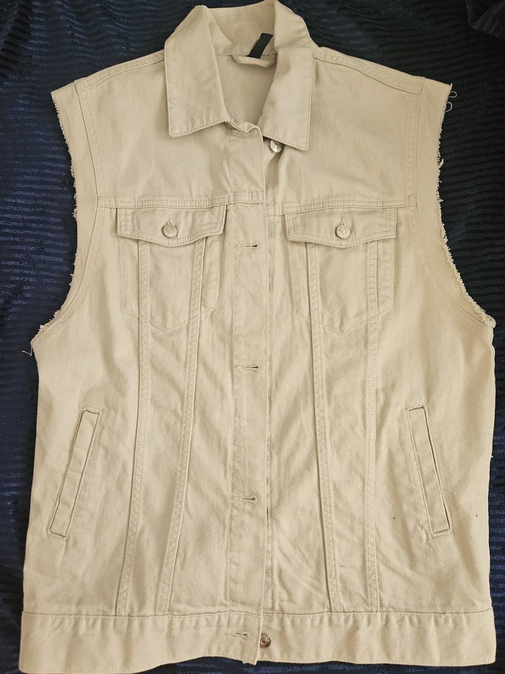 Divided Cream Sleeveless Denim Vest. Size US S. Like New. 100% Cotton.